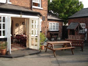 Bed and Breakfast accommodation Northwich, Hotel Pub Northwich - Red Lion, Hartford, Cheshire, bed, brekfast, Hotel, Pub, lunch, dinner